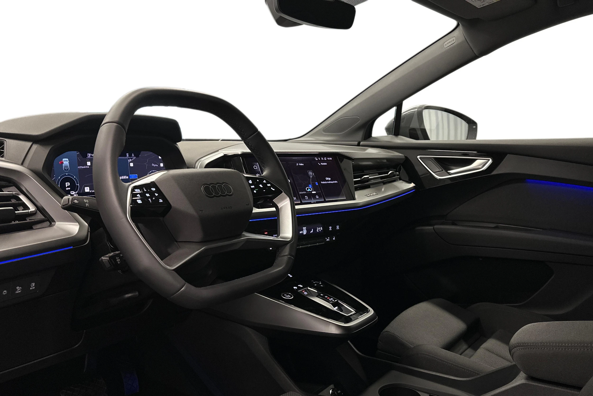 harmaa Audi Q4 e-tron 2026 kuva 6.