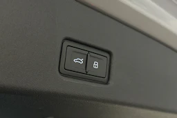 harmaa Audi Q4 e-tron 2026 kuva 12.