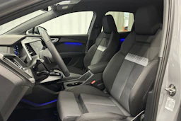 harmaa Audi Q4 e-tron 2026 kuva 14.