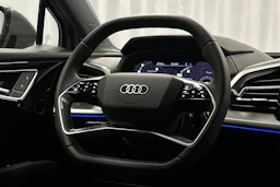 harmaa Audi Q4 e-tron 2026 kuva 15.