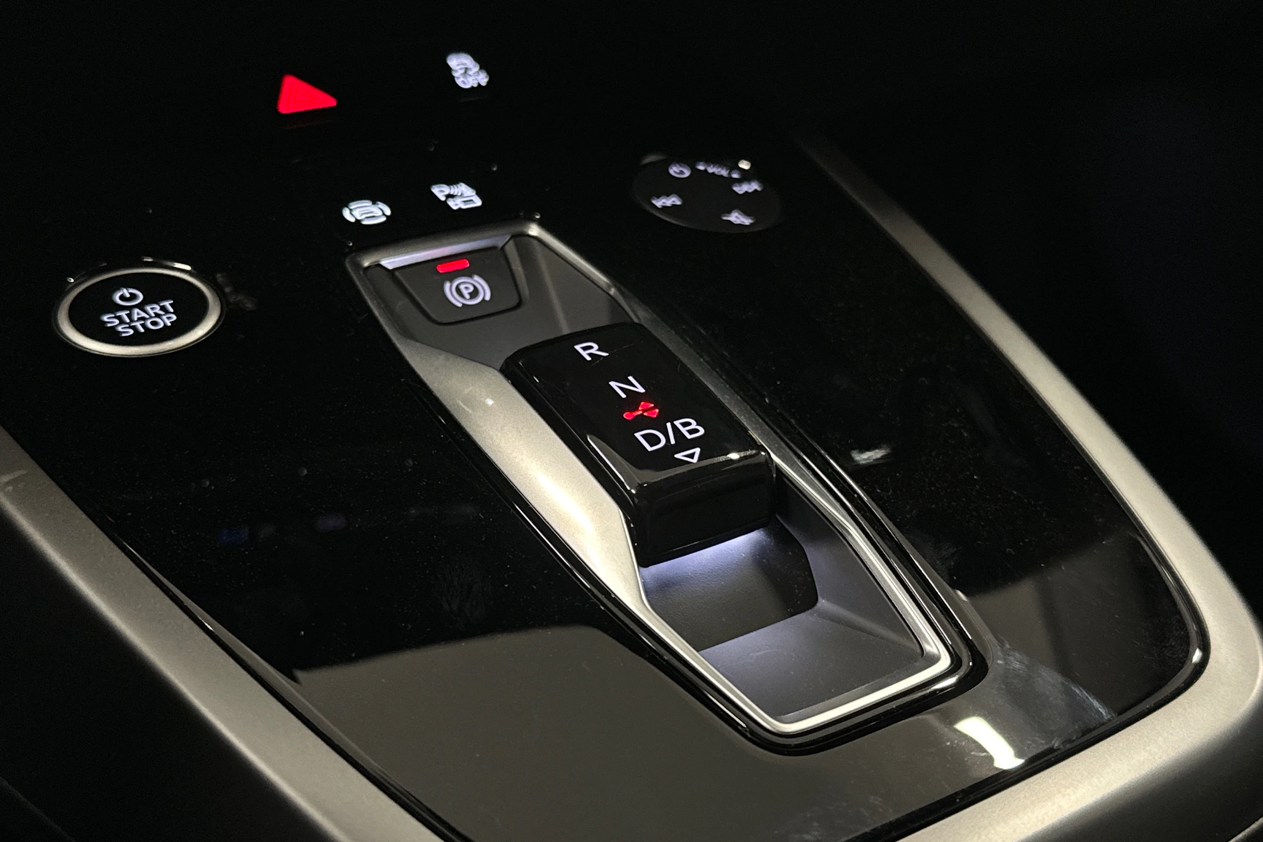 harmaa Audi Q4 e-tron 2026 kuva 30.