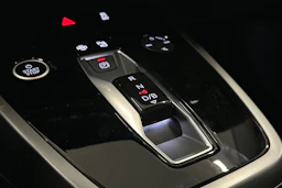 harmaa Audi Q4 e-tron 2026 kuva 30.