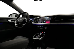 harmaa Audi Q4 e-tron 2026 kuva 7.