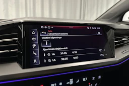 harmaa Audi Q4 e-tron 2026 kuva 18.