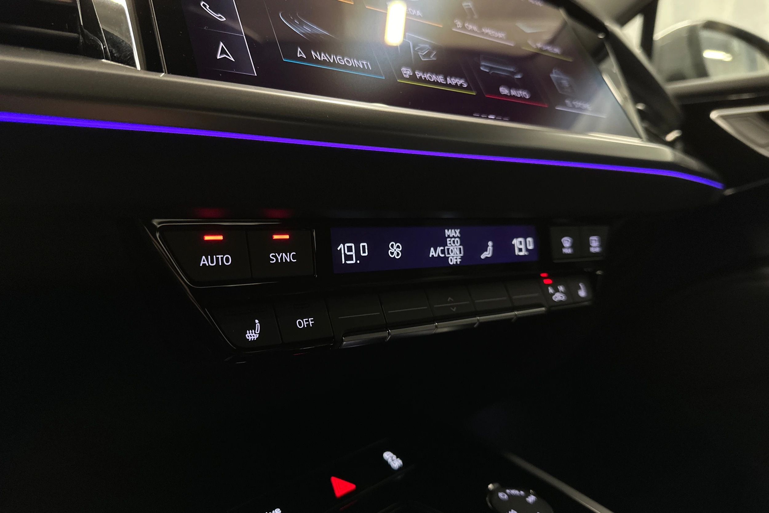 harmaa Audi Q4 e-tron 2026 kuva 23.