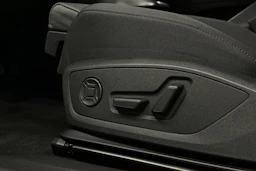 harmaa Audi Q4 e-tron 2026 kuva 26.