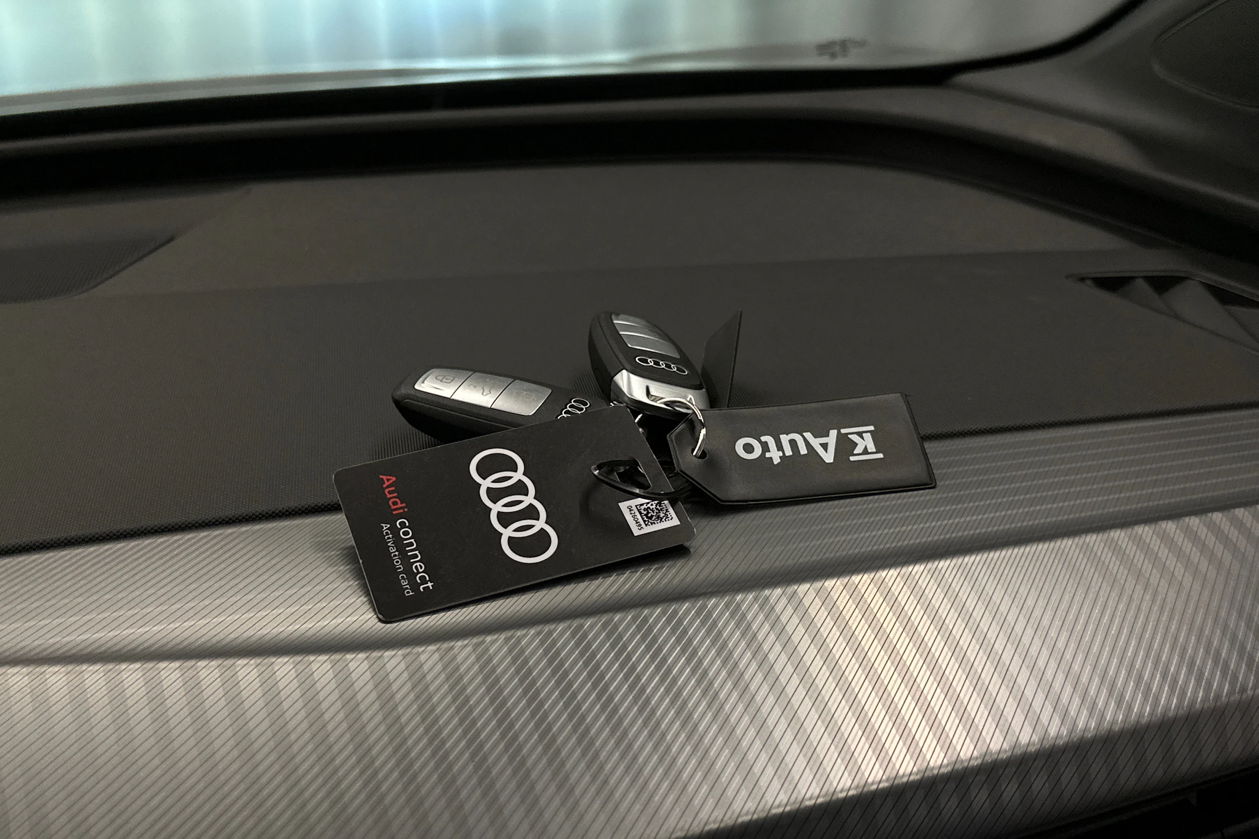 harmaa Audi Q4 e-tron 2026 kuva 30.