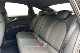 musta Audi Q4 e-tron 2026 kuva 8.