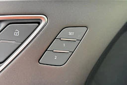 musta Audi Q4 e-tron 2026 kuva 16.