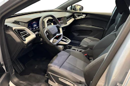 harmaa Audi Q4 e-tron 2026 kuva 6.