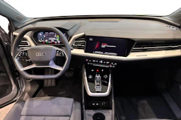 harmaa Audi Q4 e-tron 2026 kuva 7.