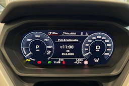 harmaa Audi Q4 e-tron 2026 kuva 11.