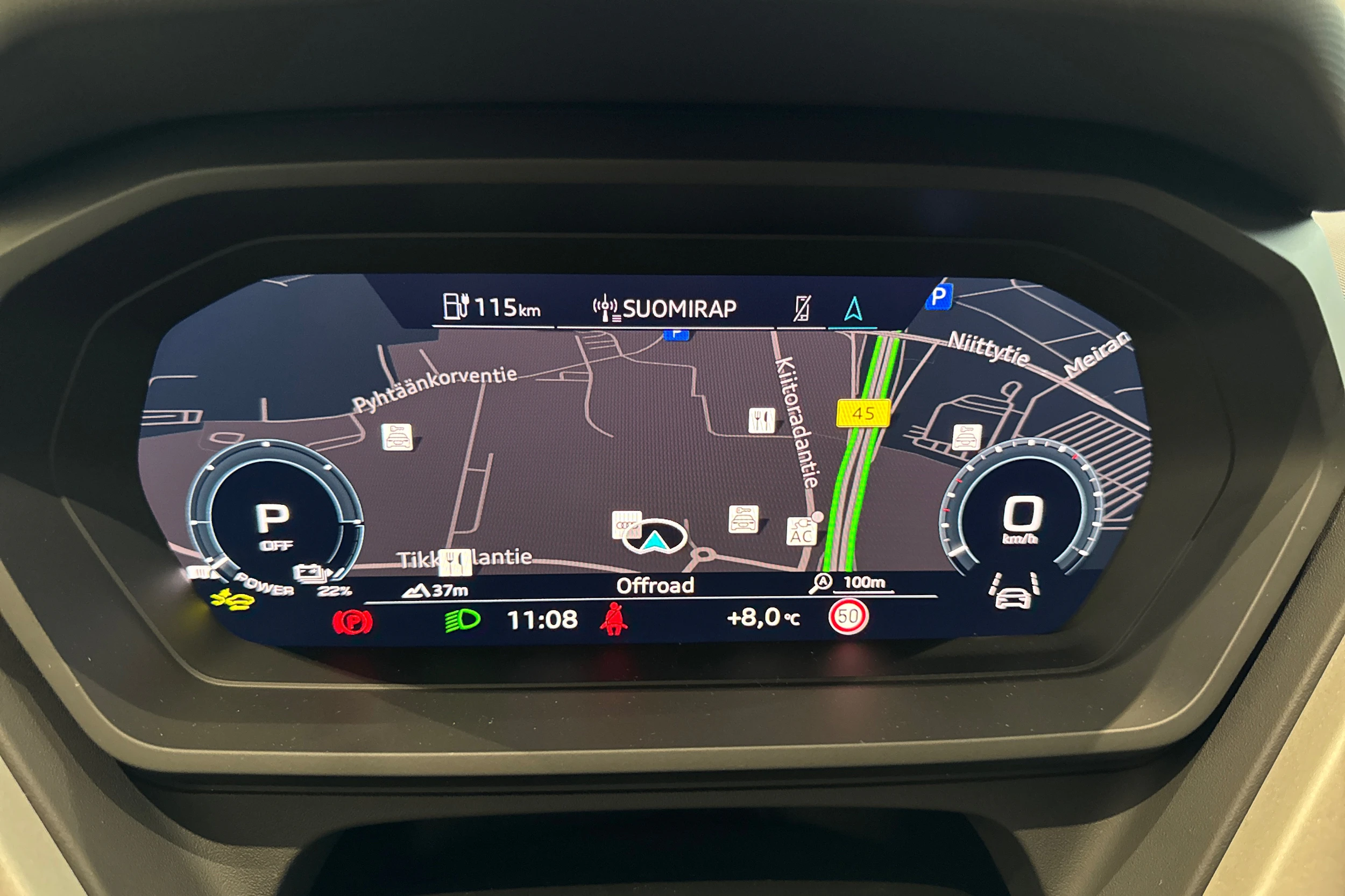 harmaa Audi Q4 e-tron 2026 kuva 12.