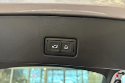 harmaa Audi Q4 e-tron 2026 kuva 15.