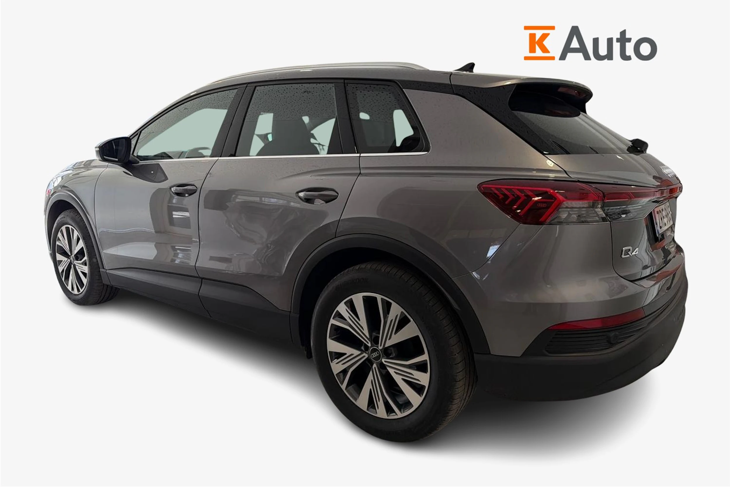 harmaa Audi Q4 e-tron 2026 kuva 5.