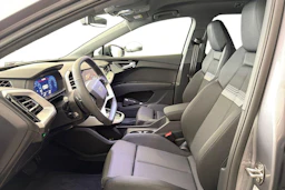 harmaa Audi Q4 e-tron 2026 kuva 6.