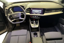 harmaa Audi Q4 e-tron 2026 kuva 7.