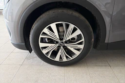 harmaa Audi Q4 e-tron 2026 kuva 10.