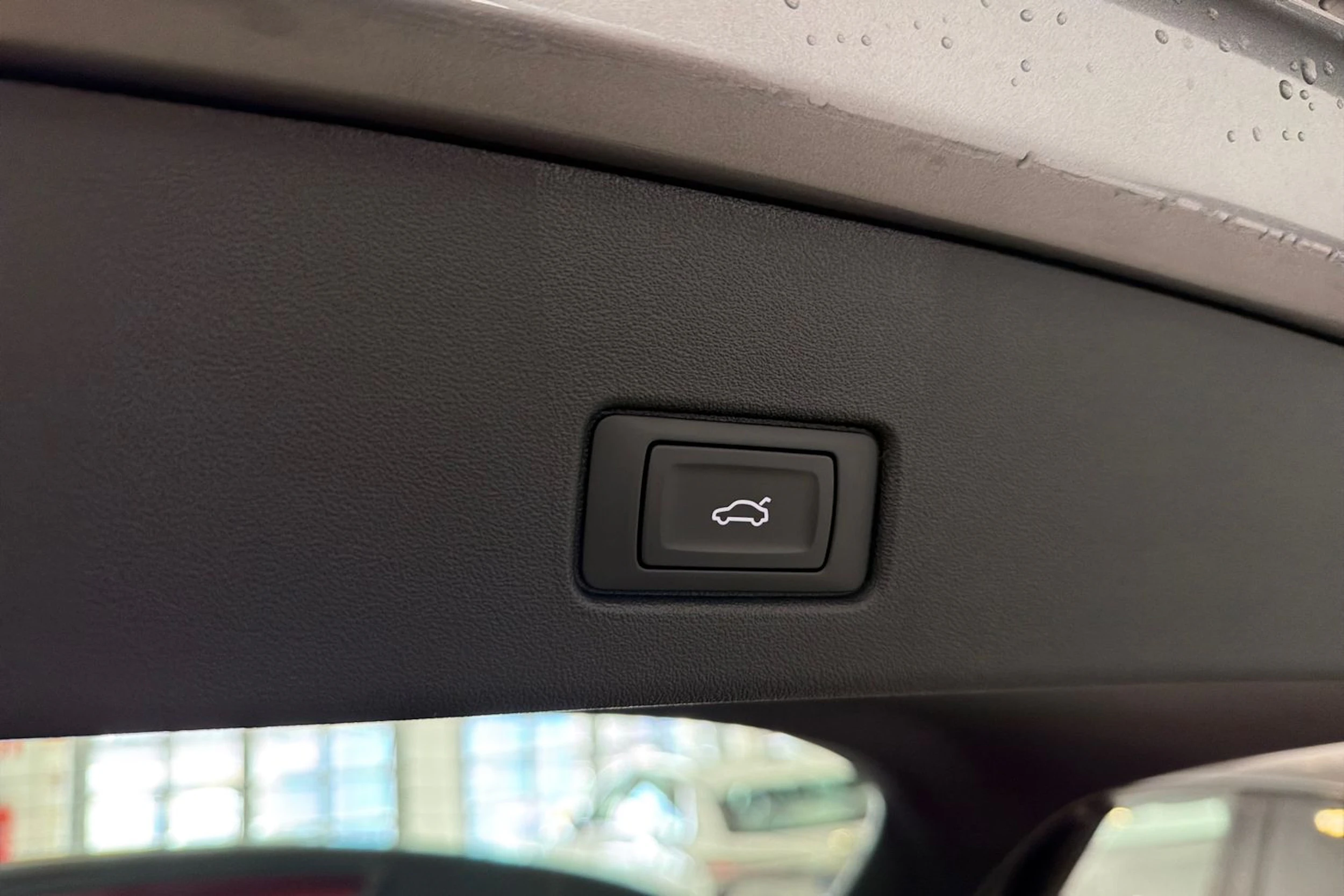 harmaa Audi Q4 e-tron 2026 kuva 11.
