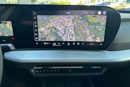valkoinen Audi Q4 e-tron 2026 kuva 12.