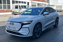 valkoinen Audi Q4 e-tron 2026 kuva 17.
