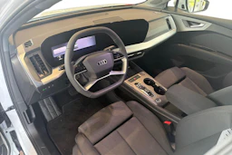 met. valkoinen Audi Q4 e-tron 2027 kuva 6.