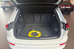 met. valkoinen Audi Q4 e-tron 2027 kuva 11.