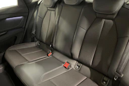 harmaa Audi Q4 e-tron 2027 kuva 8.