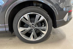 harmaa Audi Q4 e-tron 2027 kuva 10.
