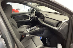harmaa Audi Q4 e-tron 2027 kuva 14.