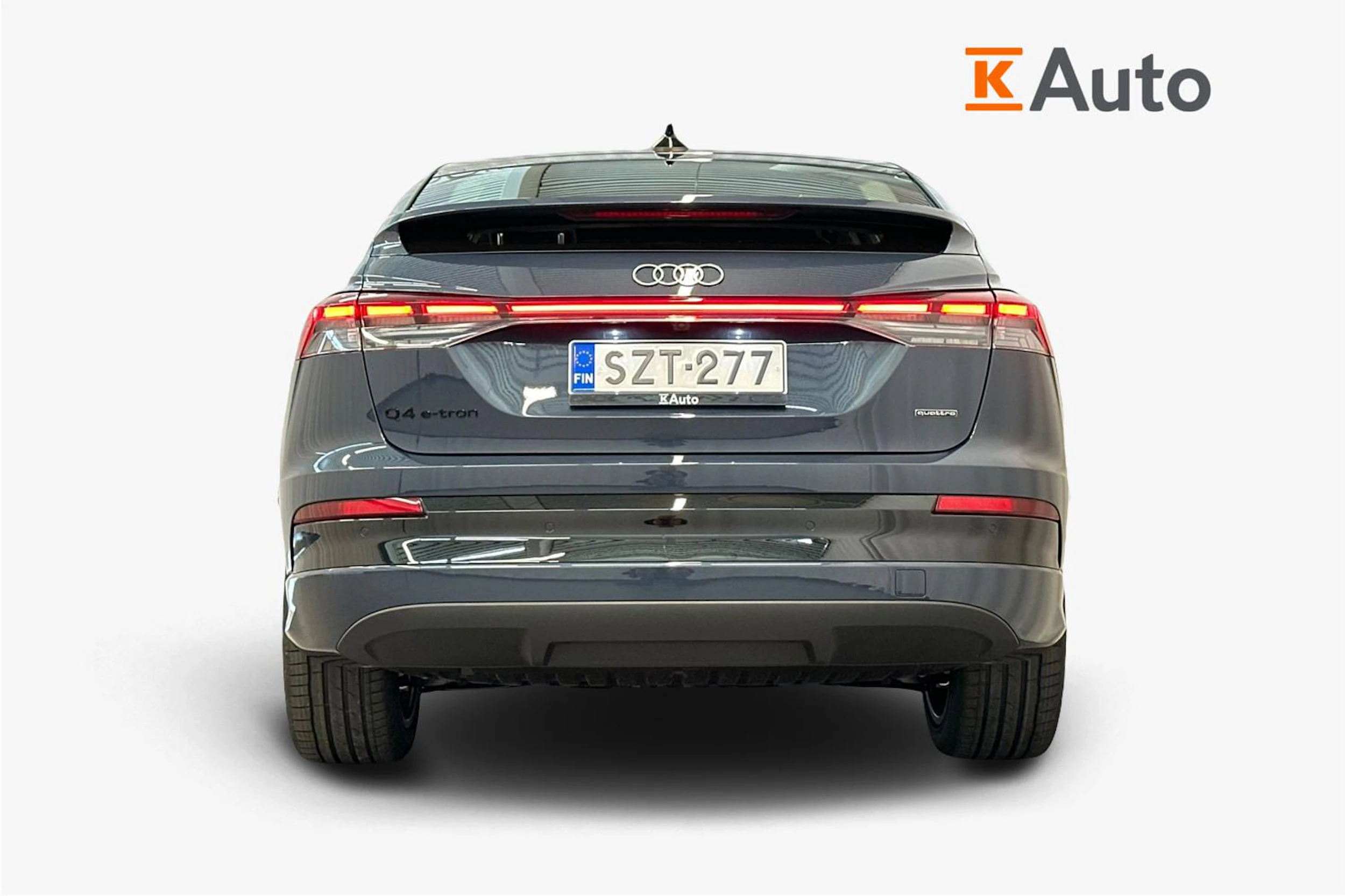 plasma sininen Audi Q4 e-tron 2026 kuva 3.