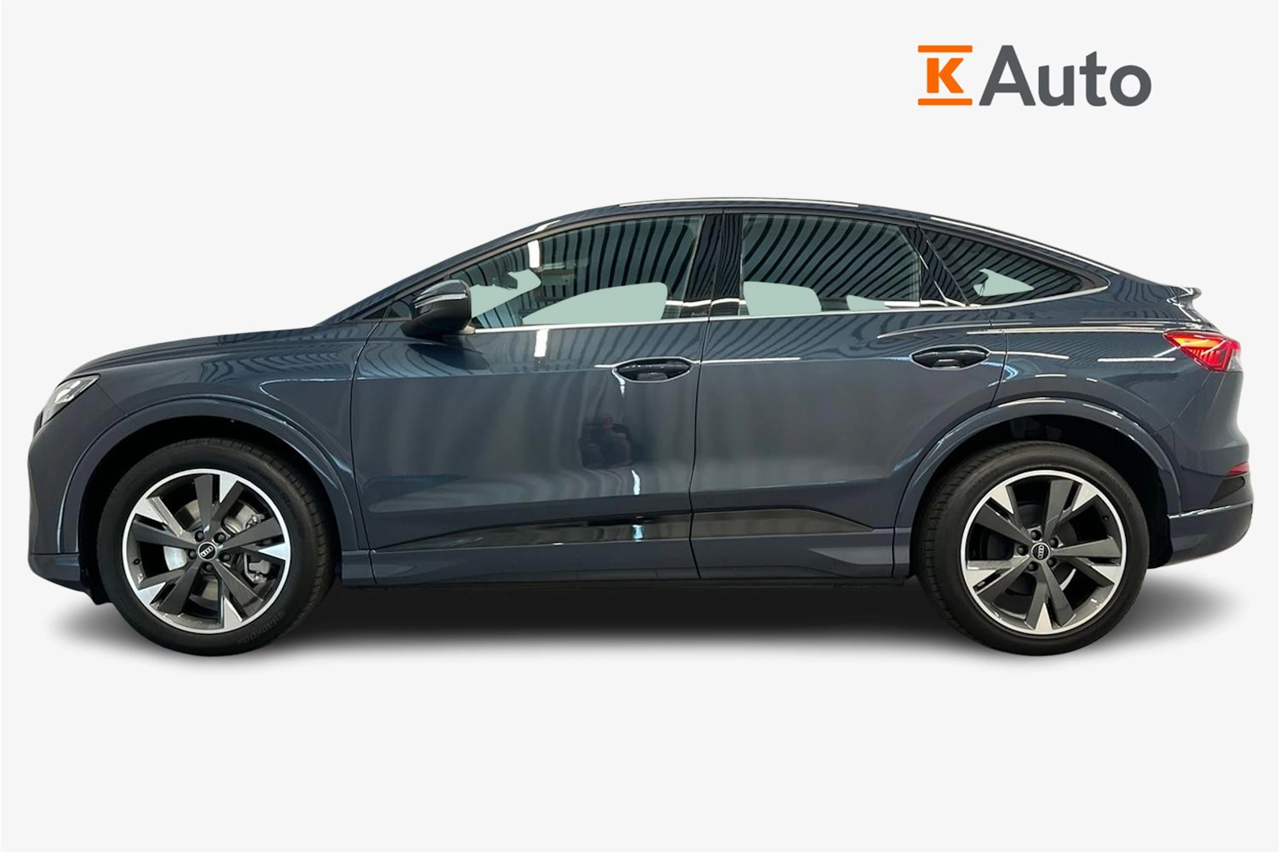 plasma sininen Audi Q4 e-tron 2026 kuva 5.