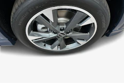 plasma sininen Audi Q4 e-tron 2026 kuva 9.