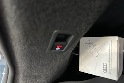 plasma sininen Audi Q4 e-tron 2026 kuva 19.