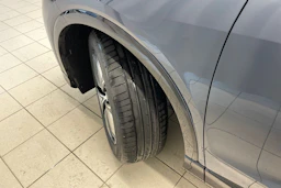 sininen Audi Q4 e-tron 2027 kuva 10.