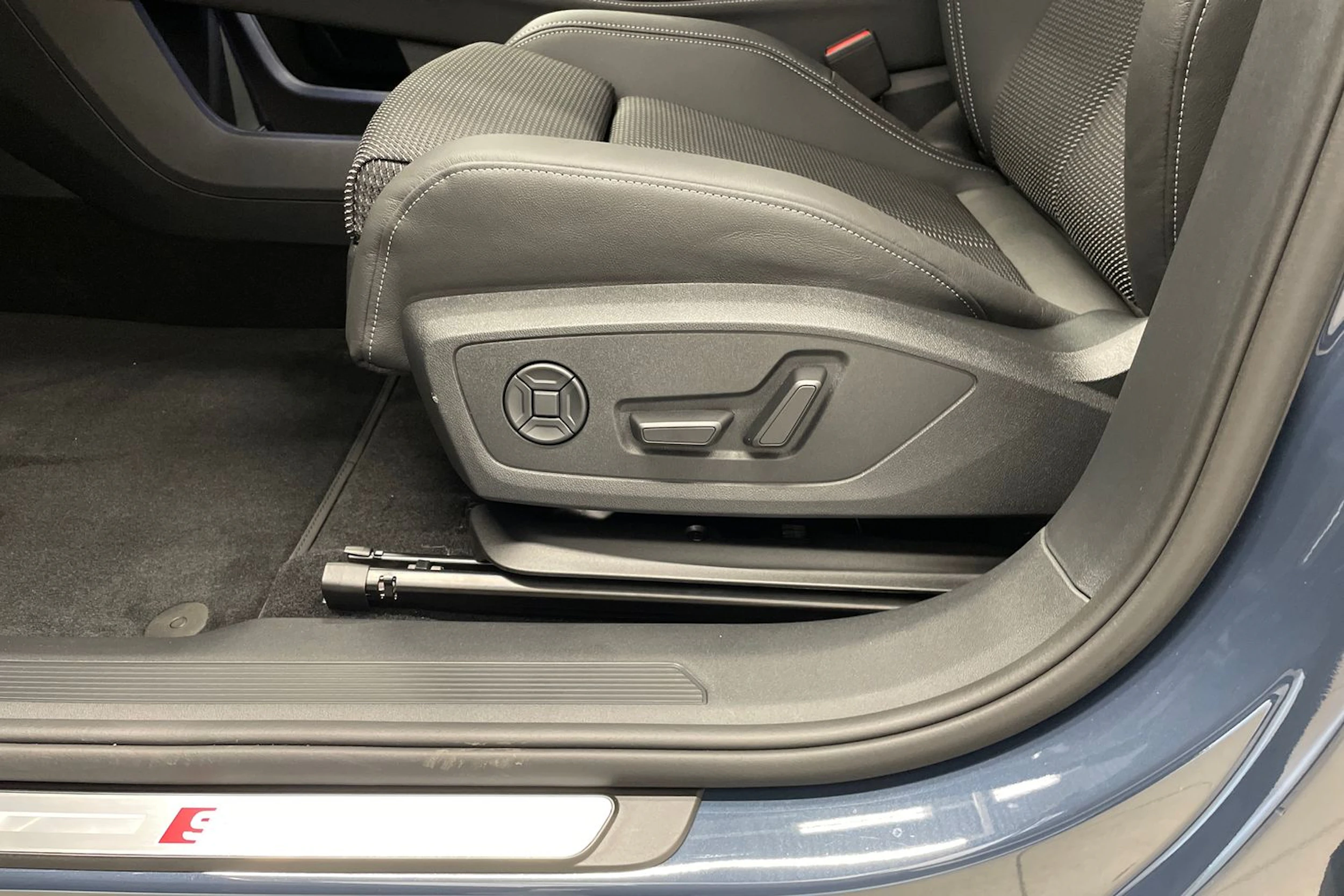 sininen Audi Q4 e-tron 2027 kuva 16.