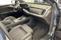 sininen Audi Q4 e-tron 2027 kuva 22.