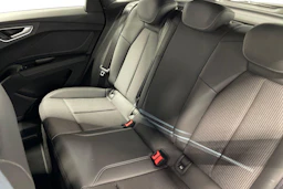 vihreä Audi Q4 e-tron 2026 kuva 8.