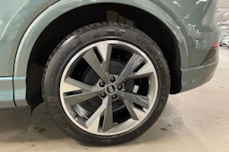 vihreä Audi Q4 e-tron 2026 kuva 10.