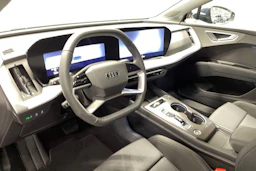 Sininen Audi Q4 e-tron 2027 kuva 6.