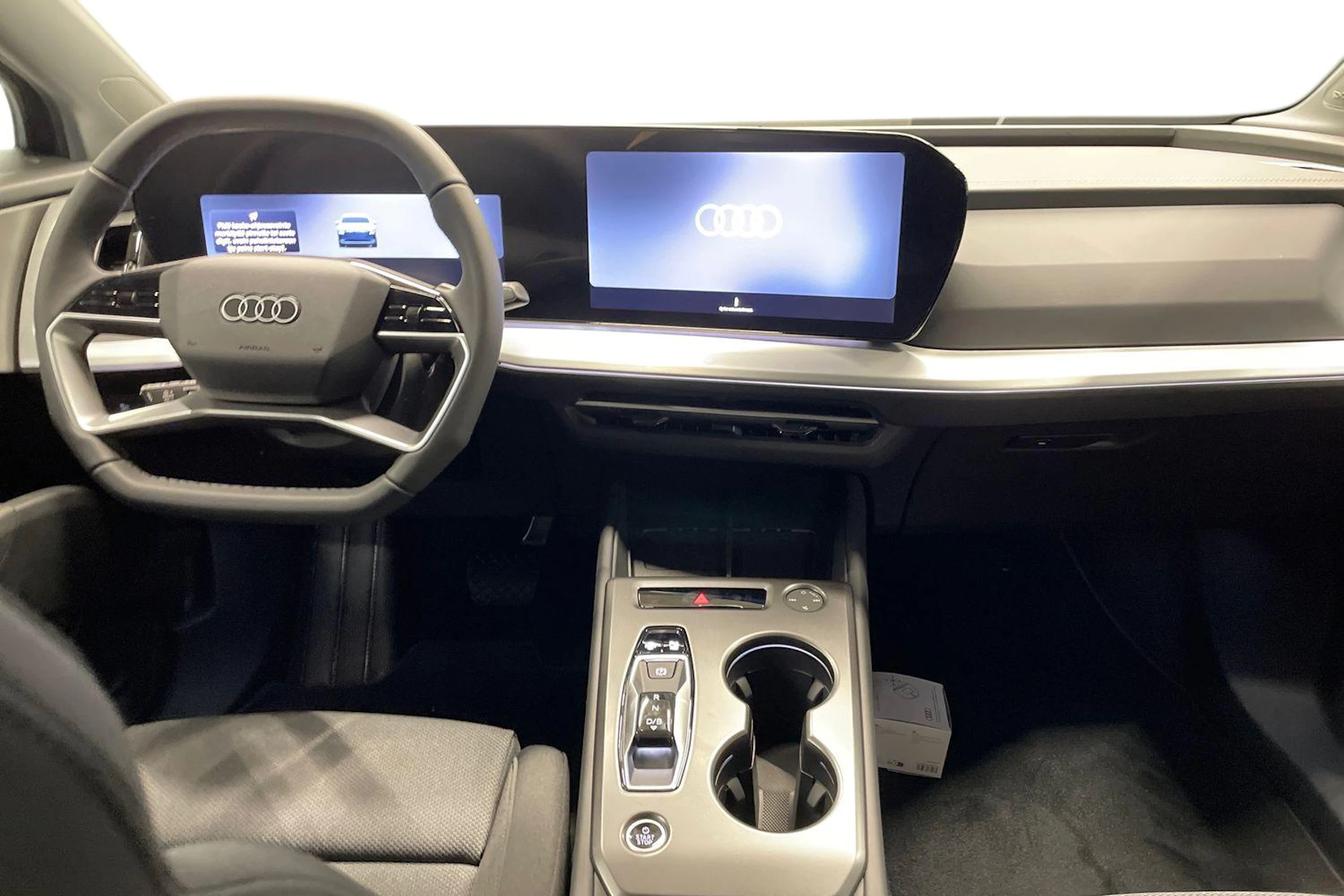 Sininen Audi Q4 e-tron 2027 kuva 7.
