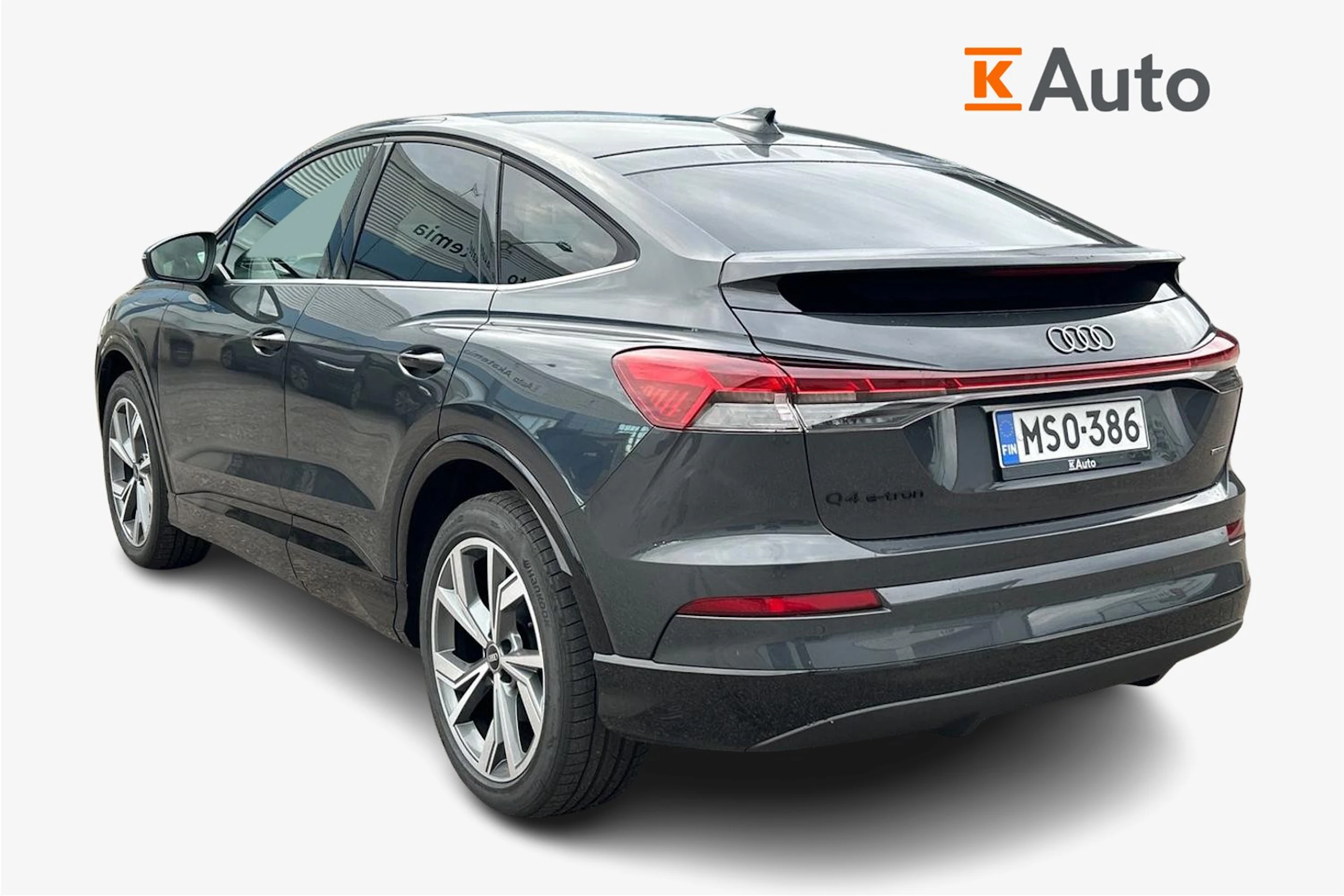 harmaa Audi Q4 e-tron 2026 kuva 2.
