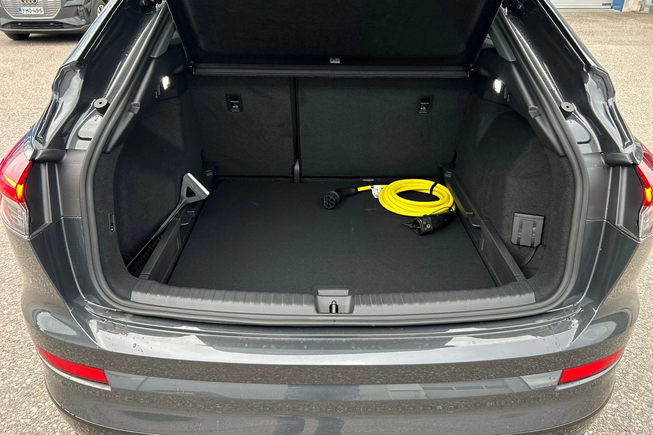 harmaa Audi Q4 e-tron 2026 kuva 14.
