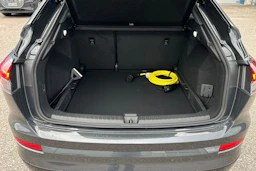 harmaa Audi Q4 e-tron 2026 kuva 14.