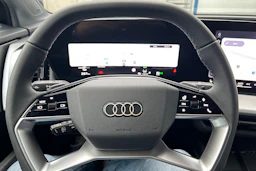 harmaa Audi Q4 e-tron 2026 kuva 16.