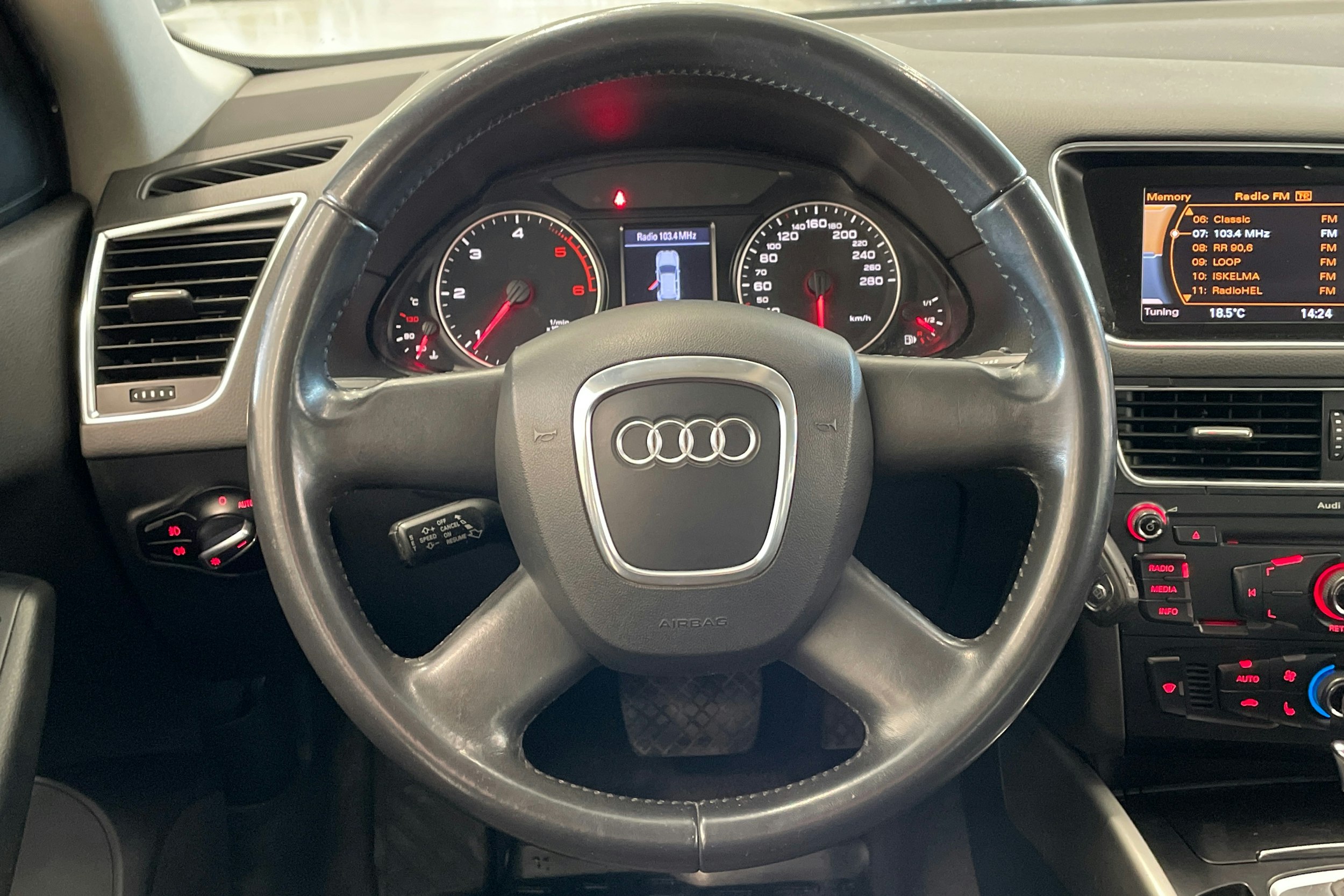 ruskea (beige) Audi Q5 2009 kuva 11.