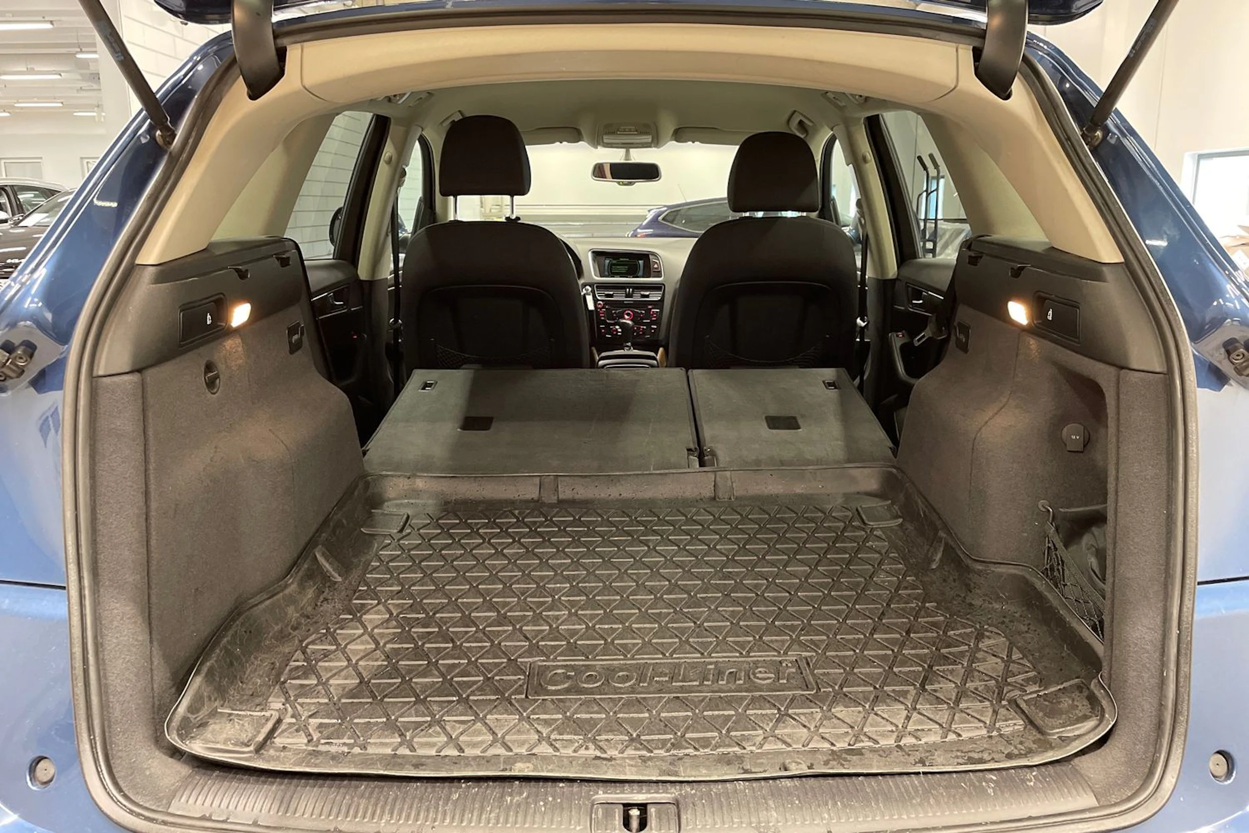 sininen Audi Q5 2009 kuva 12.