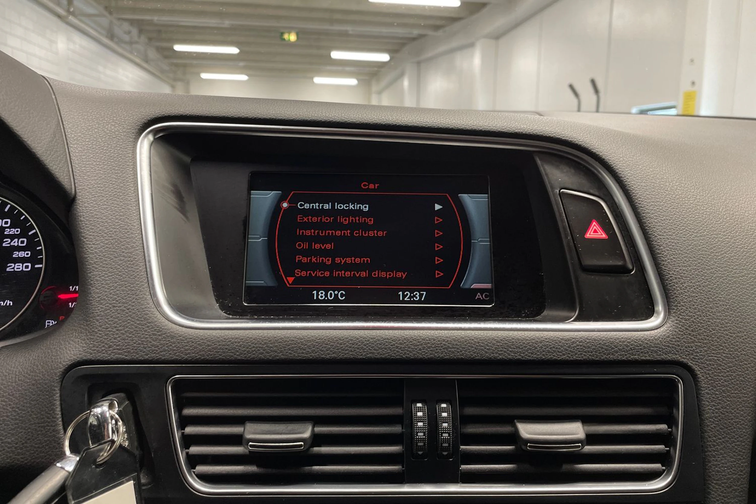 sininen Audi Q5 2009 kuva 14.