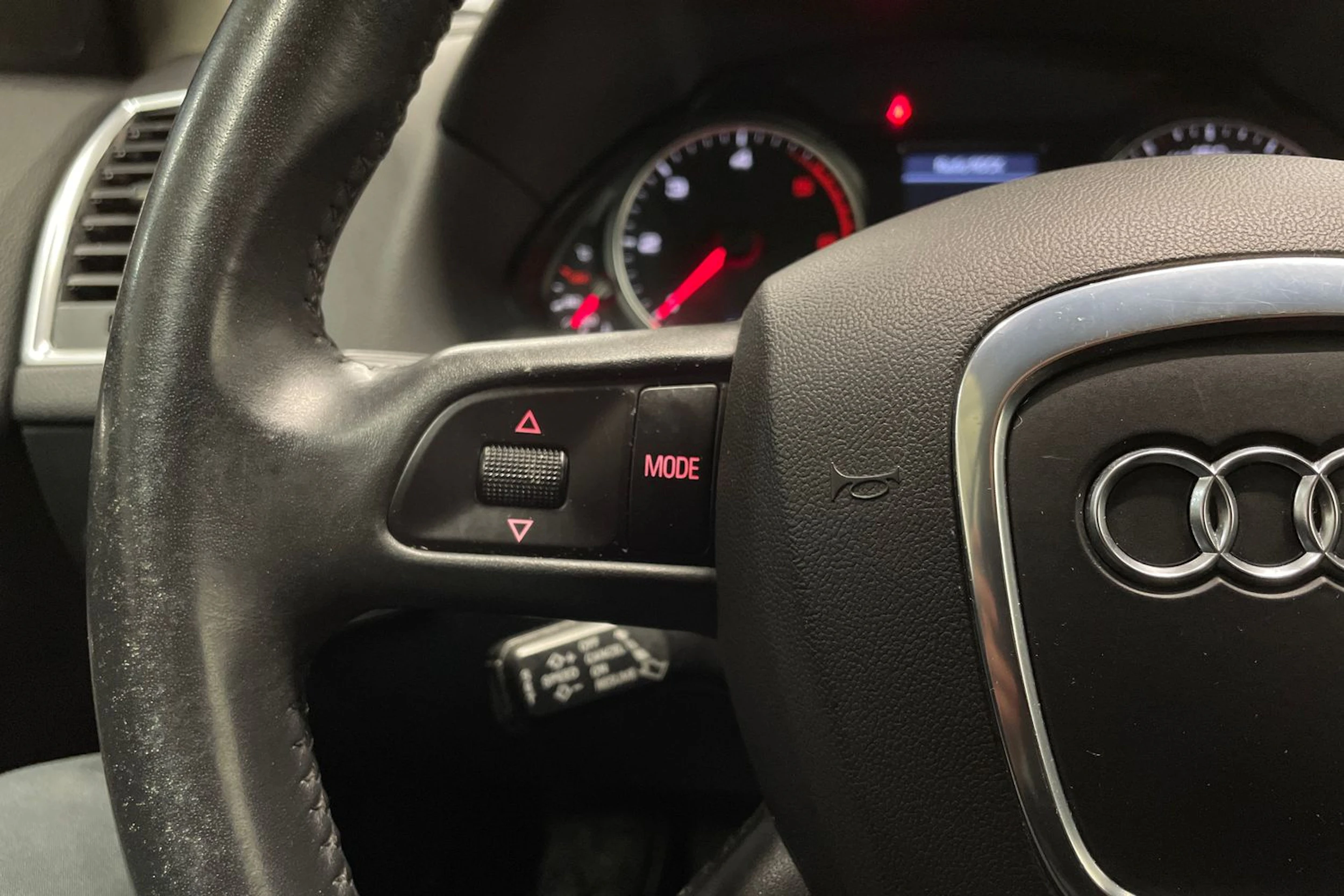 sininen Audi Q5 2009 kuva 17.