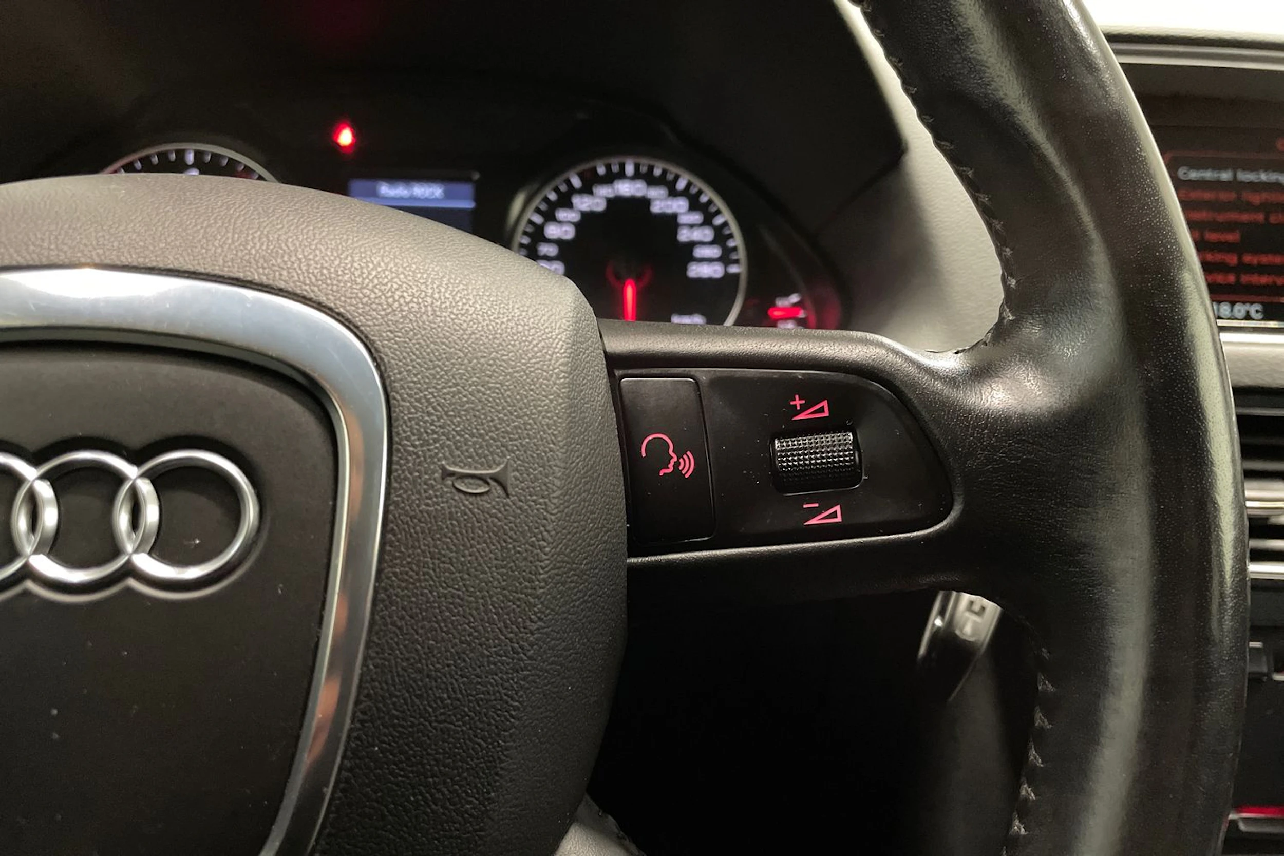 sininen Audi Q5 2009 kuva 18.